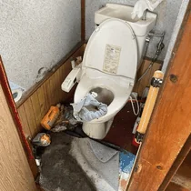 古河市戸建て/トイレ特殊清掃・コーティング / 作業前 01
